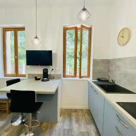 Apartment Studio Neuf Bien Place, Jardin Et Parking Gratuit