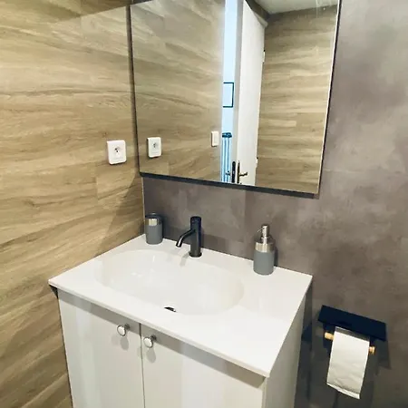 Studio Neuf Bien Place, Jardin Et Parking Gratuit Apartment *